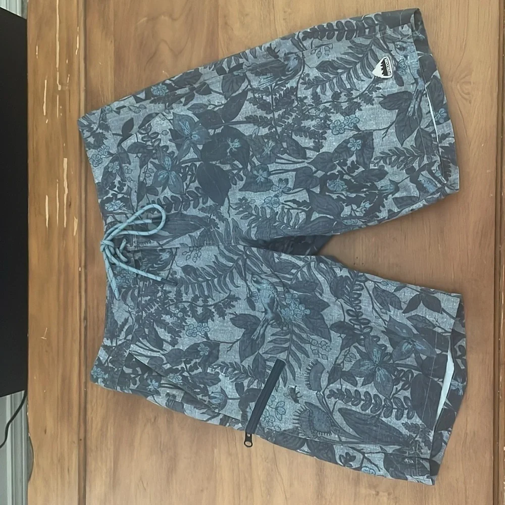 Burton Board Shorts Size 31